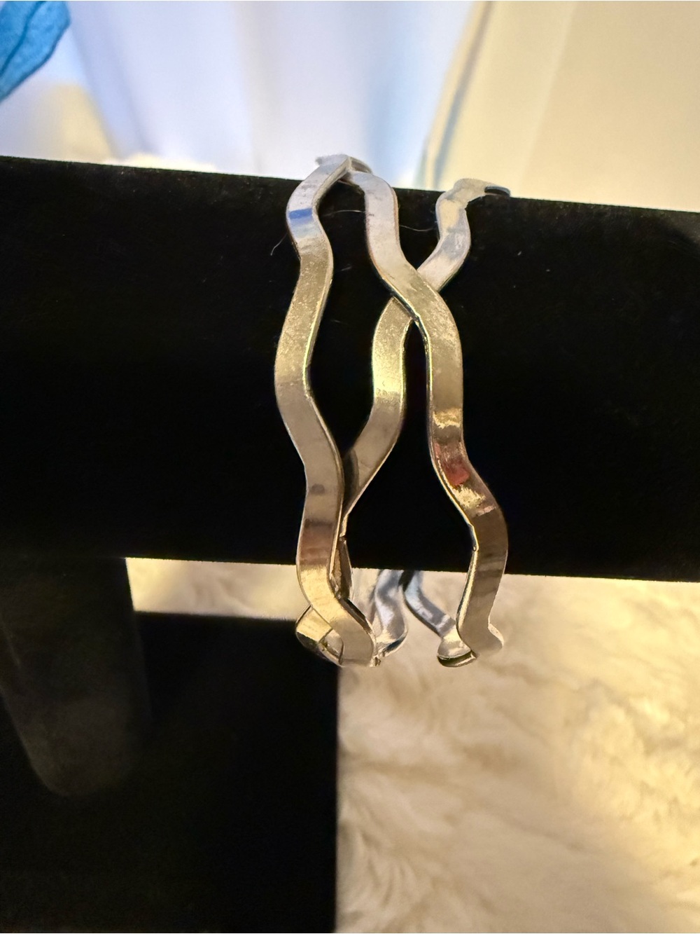 J1 Silver Tone Triple Interlinked Wavy Bangle Bracelet